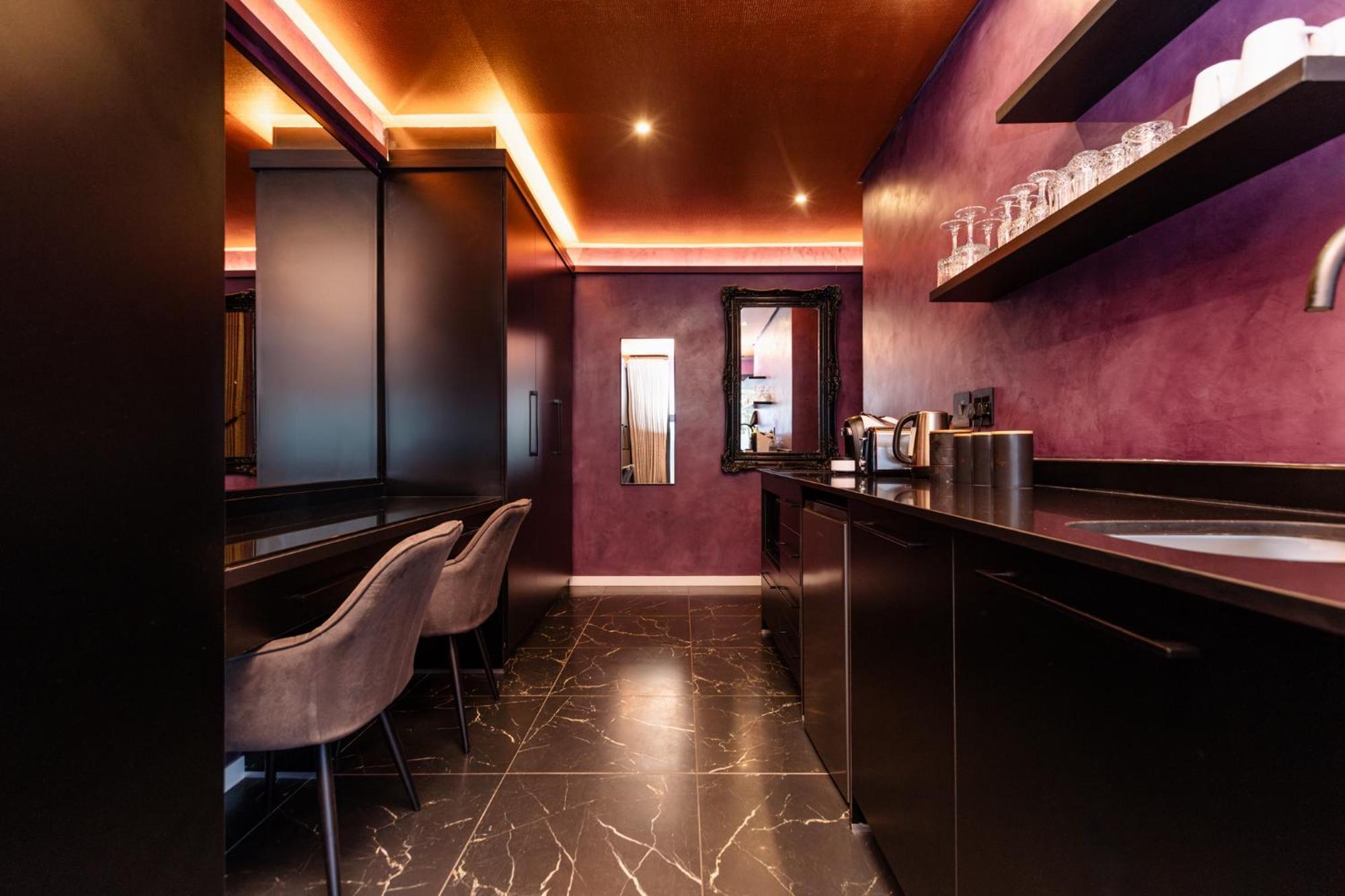 Mint Hotel 84 On Katherine Йоханнесбург Экстерьер фото