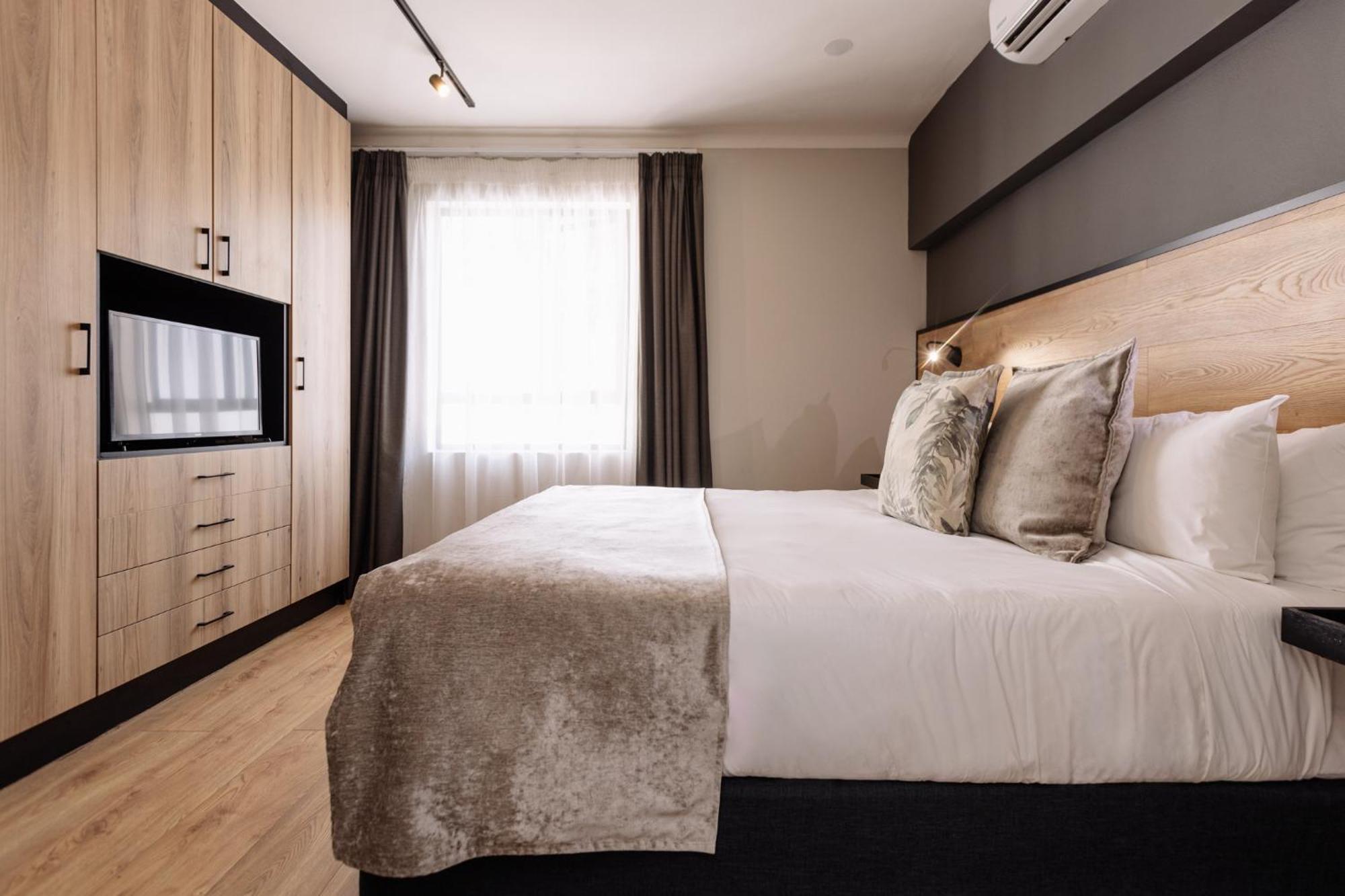 Mint Hotel 84 On Katherine Йоханнесбург Экстерьер фото